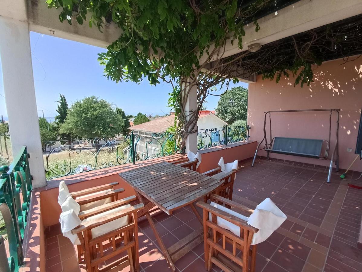 Olgas Villa Arogi Esterno foto